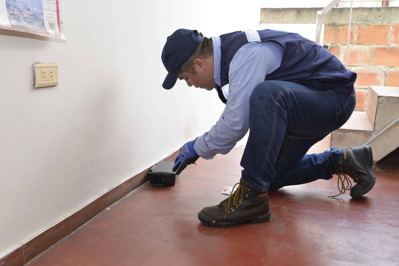 CONTROL CON CEBO ATRAYENTE